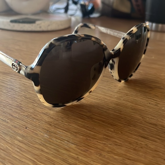 Gucci Tortoise Shell Sunglasses - Picture 1 of 8